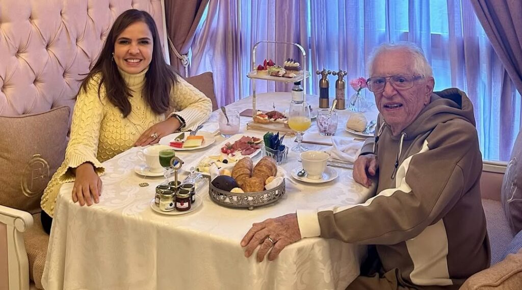 Carlos Alberto de Nóbrega comemora 7 anos de casamento