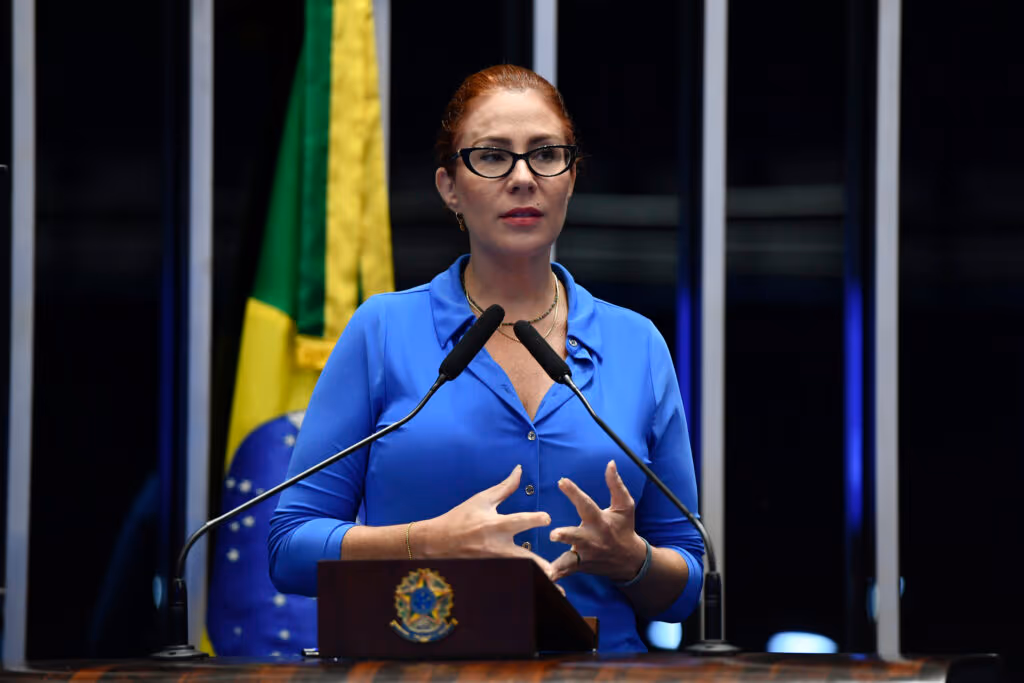 PF encaminha pedido de inclusão de Zambelli na difusão vermelha da Interpol