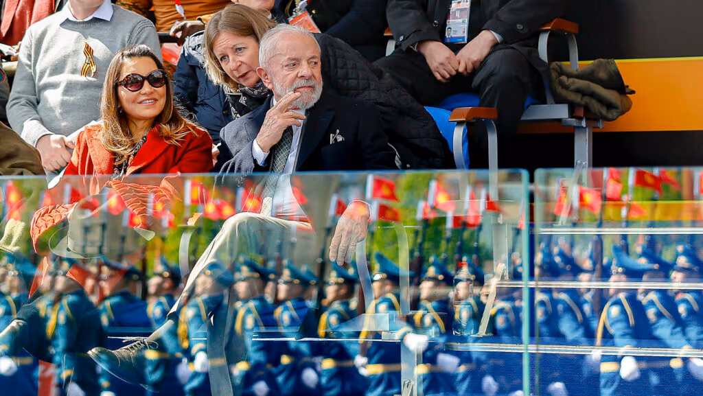 Crusoé: O torpe pacifismo militarista de Lula