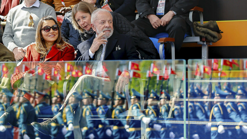 Crusoé: O torpe pacifismo militarista de Lula