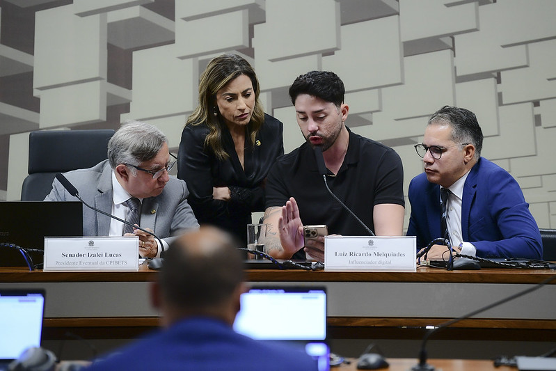 Dennys Xavier na Crusoé: A liberdade de escolher o próprio risco