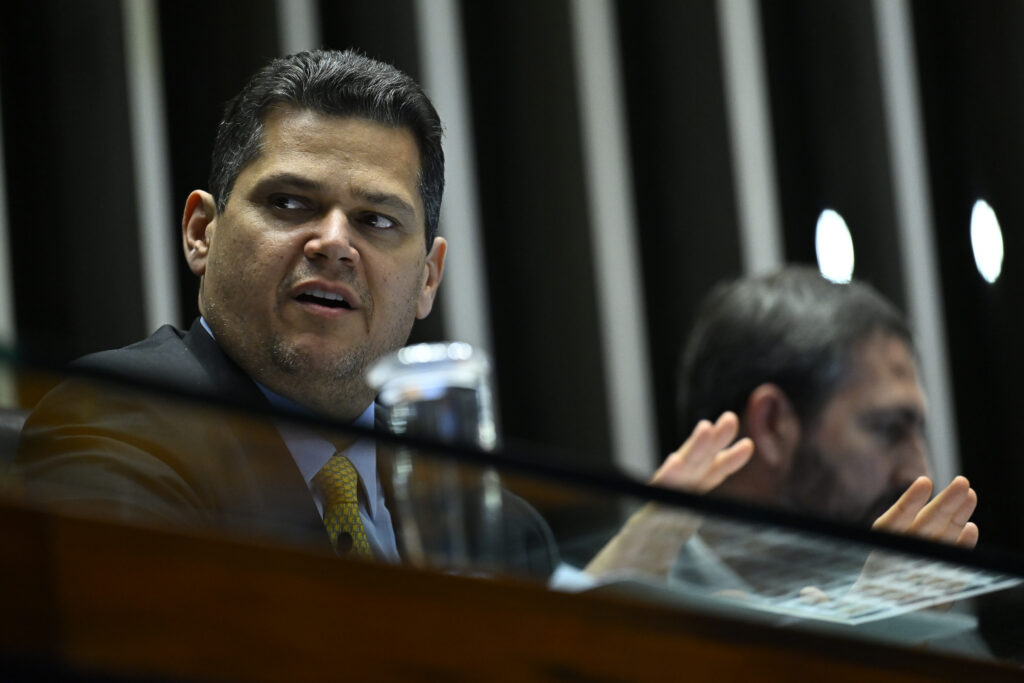Fim da reeleição: Alcolumbre quer mandato de 10 anos para os senadores