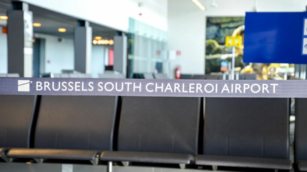 Aeroporto de Charleroi tem voos suspensos por ameaça de bomba