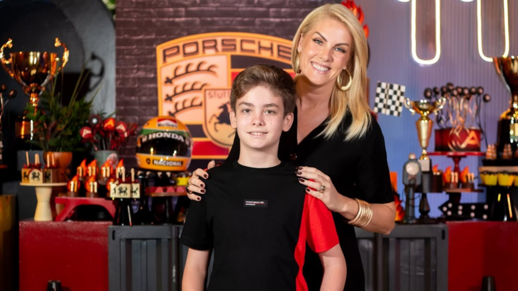 Ana Hickmann se declara ao filho no dia das mães