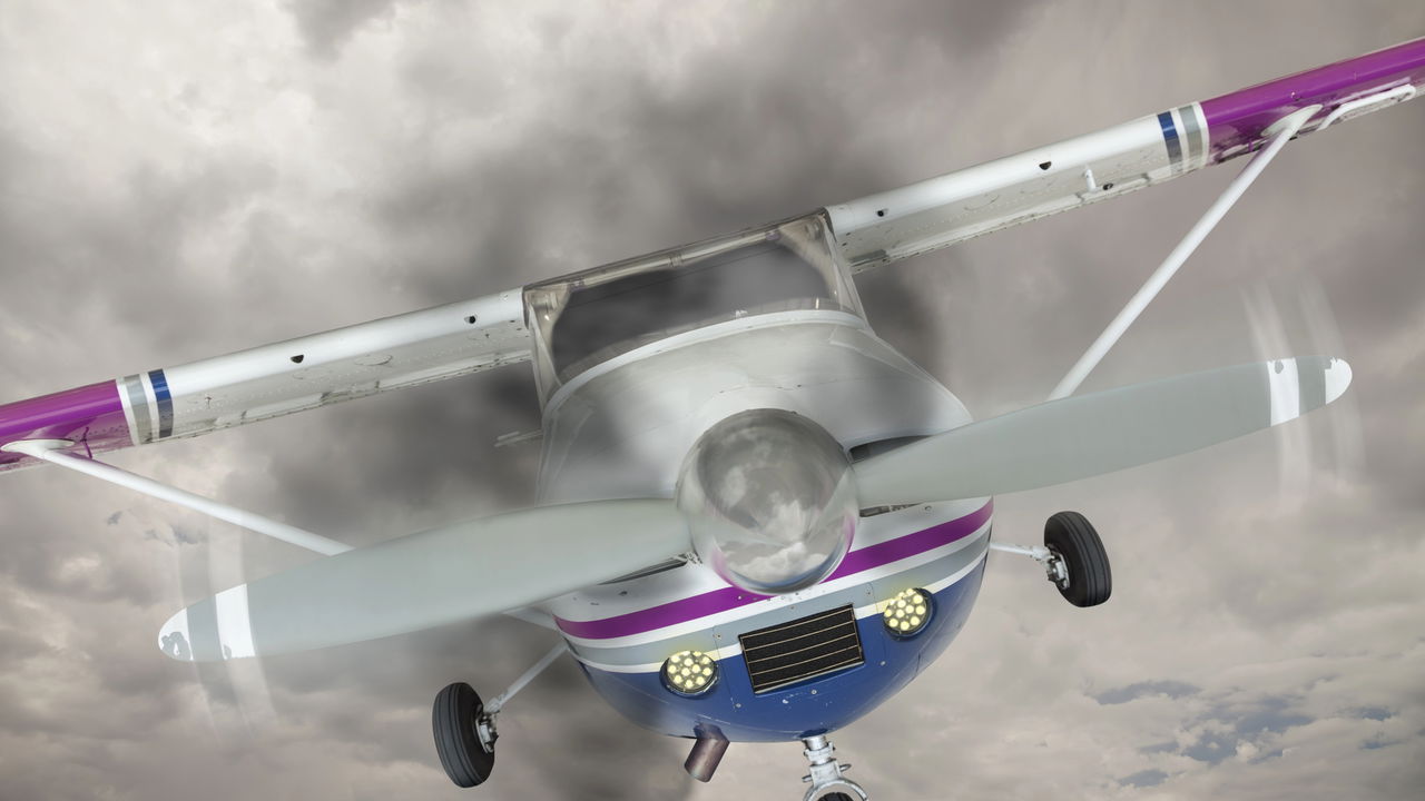 Avião cai na Amazônia boliviana, veja imagens do resgate