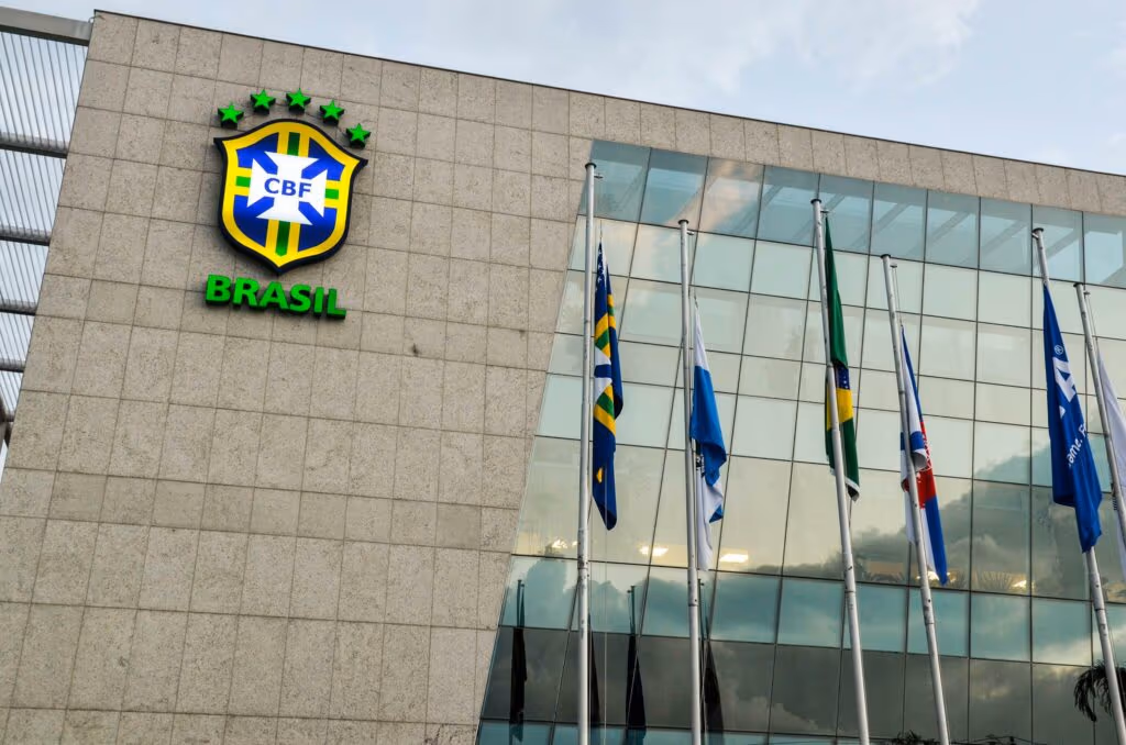 CBF proíbe camisas de clubes em amistoso Brasil x Japão