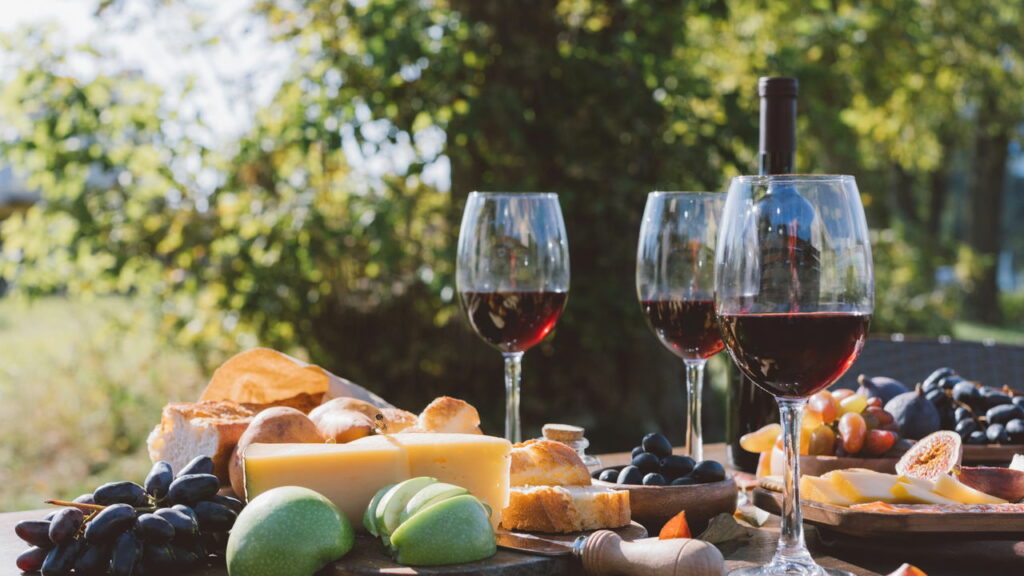 A experiência mais elegante da França pode estar em uma taça de vinho