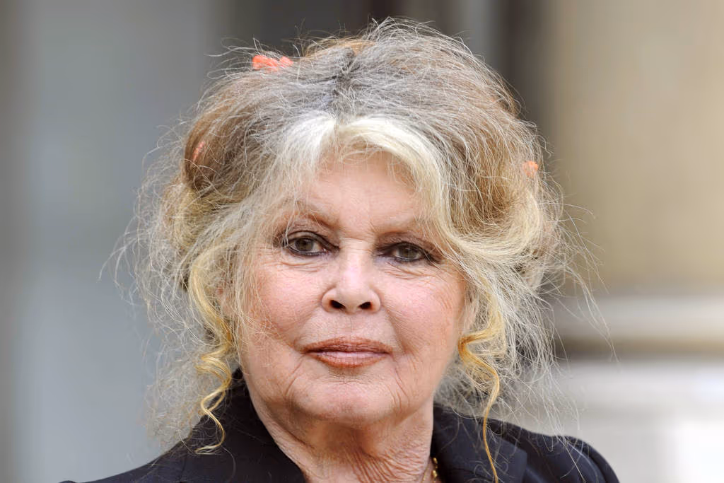 Brigitte Bardot defende Gérard Depardieu, acusado de assédio sexual