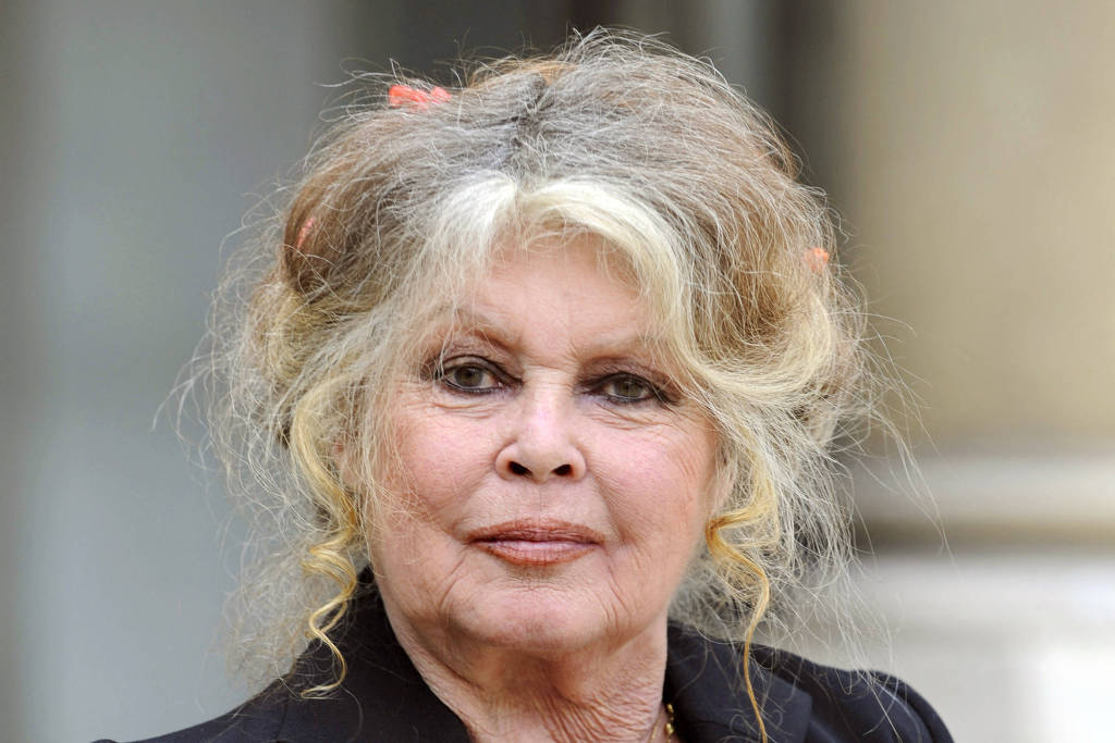 Brigitte Bardot defende Gérard Depardieu, acusado de assédio sexual