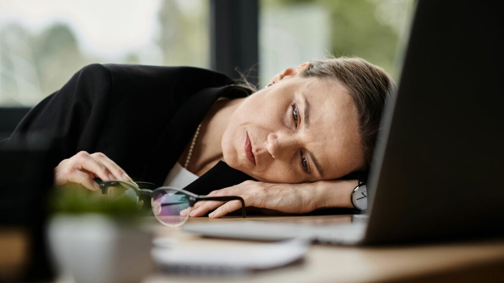 A verdade por trás do cansaço extremo que muitos enfrentam no trabalho