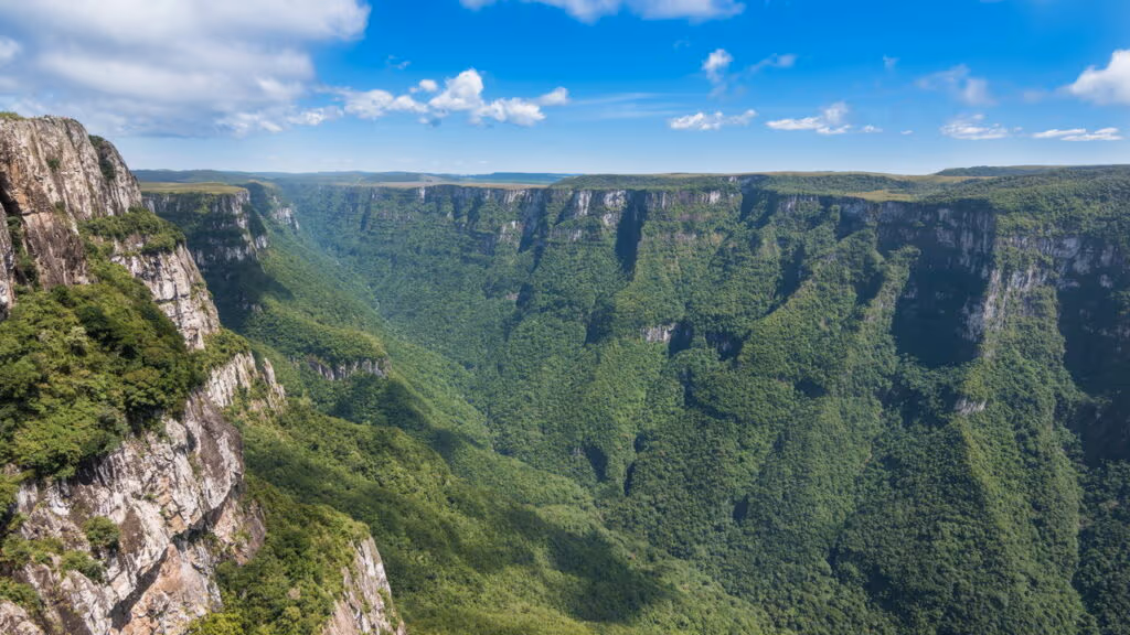 Cidades onde o tempo desacelera e a alma encontra descanso