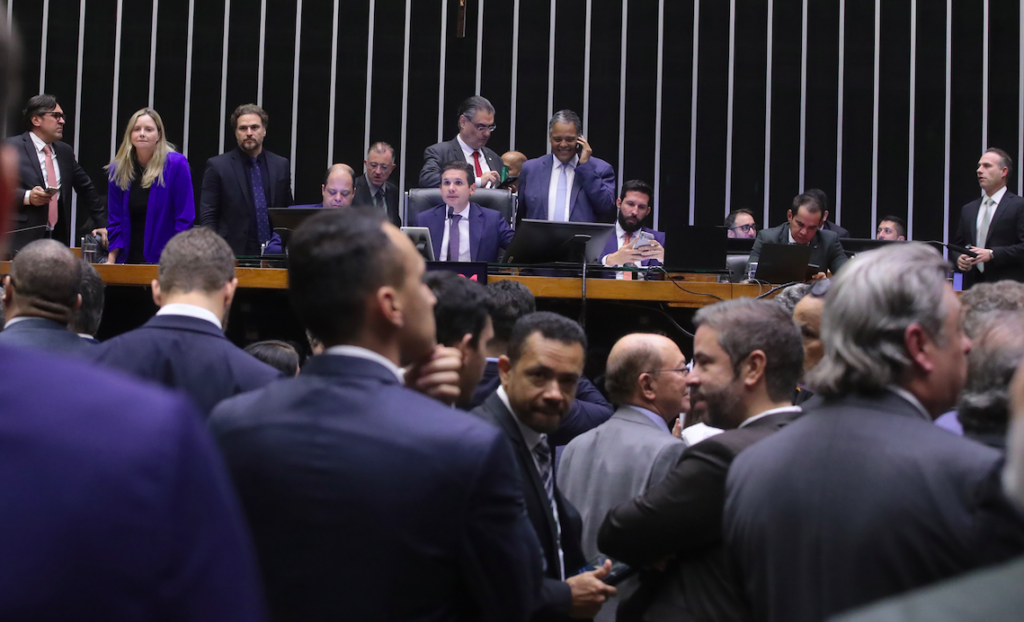 Um deputado incomoda muita gente