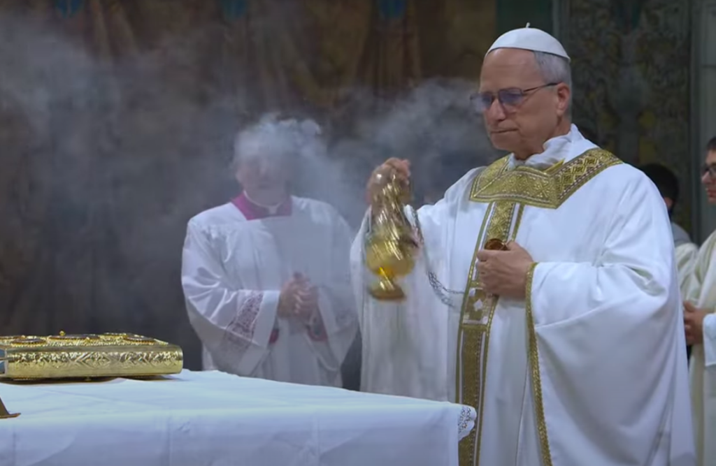 Papa Leão XIV celebra missa