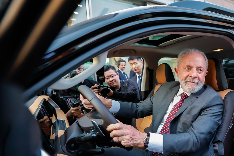 Crusoé: Lula ligou o f…?