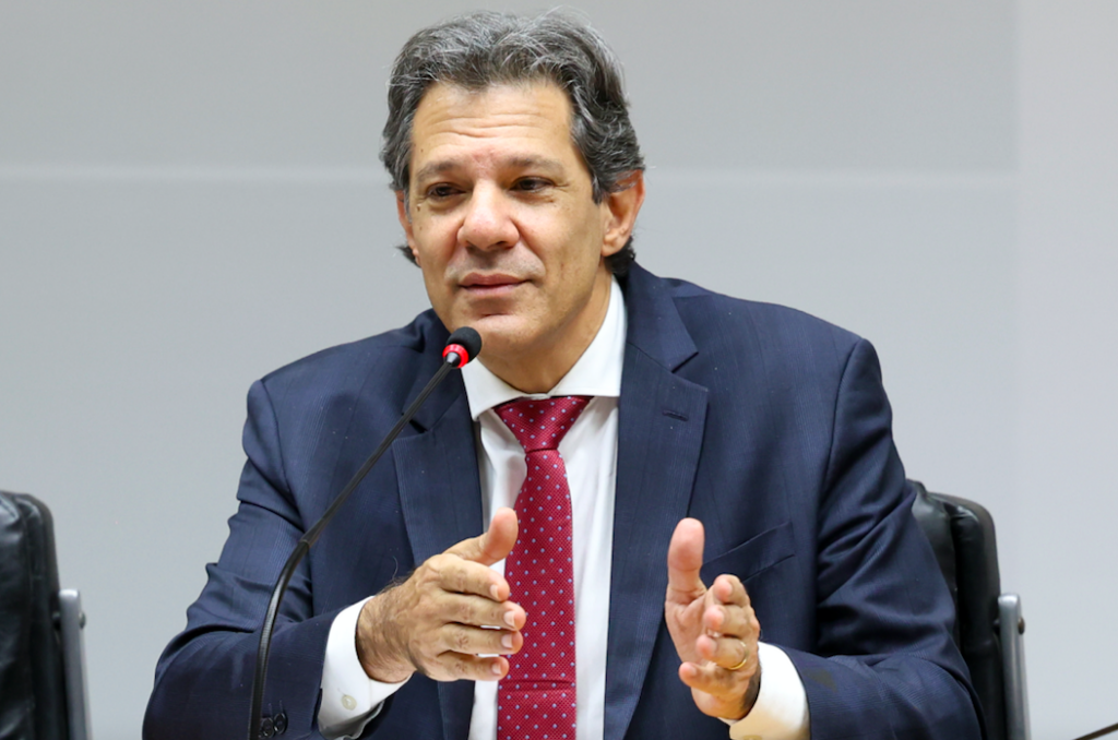 Haddad: “Sofro bastante no cargo”
