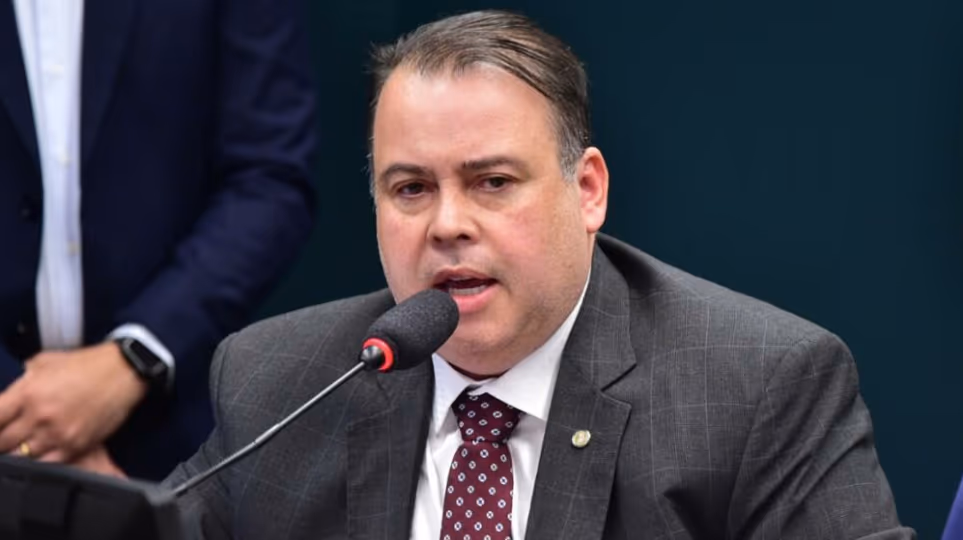 Crusoé: “Regular as redes não é prioridade”