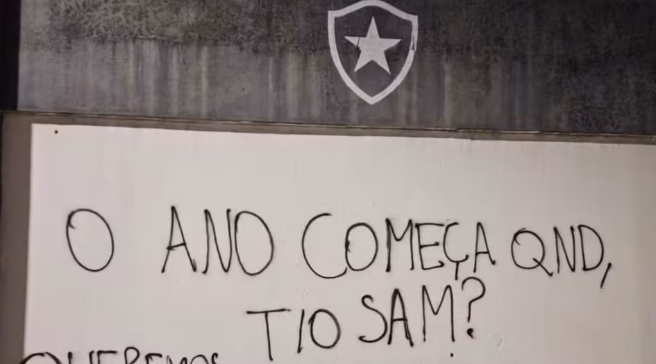 Rodolfo Borges na Crusoé: Literatura de protesto em muro