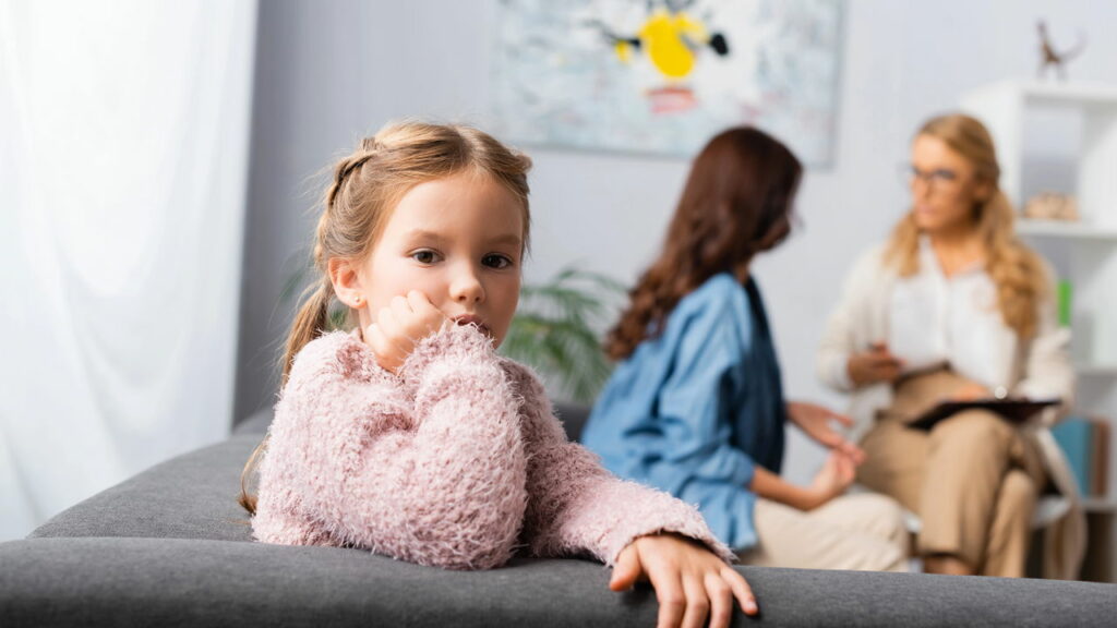 Dicas dos especialista para os pais convencerem os filhos a fazer terapia