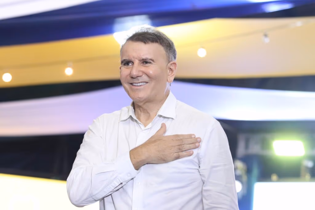 Prefeito de Palmas é alvo de operação da PF sobre venda de sentenças