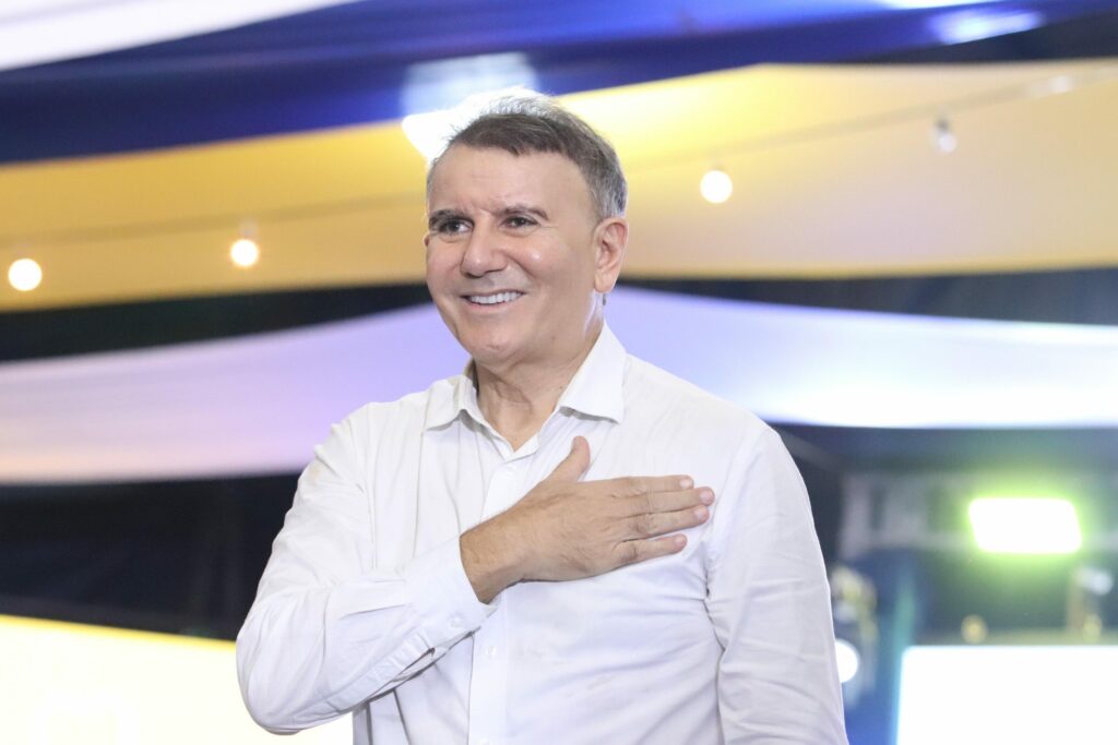Prefeito de Palmas é alvo de operação da PF sobre venda de sentenças
