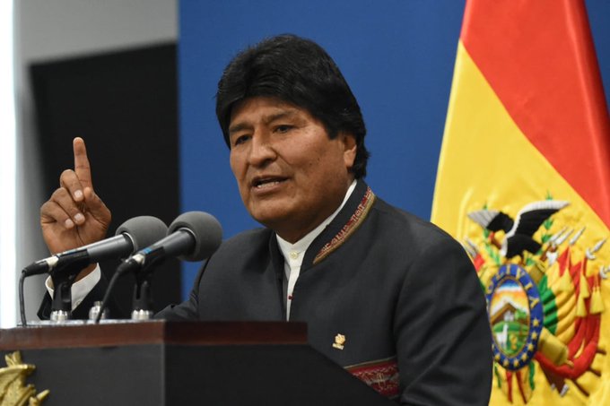 Crusoé: Morales não larga o osso na Bolívia
