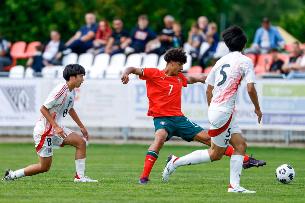 Filho de Cristiano Ronaldo estreia pela Seleção de Portugal sob os olhares do mundo