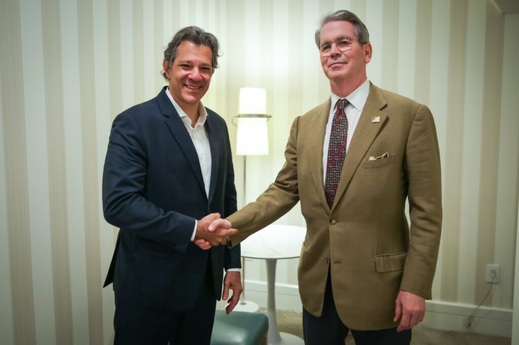 Haddad defende aproximação com EUA “na administração Trump”