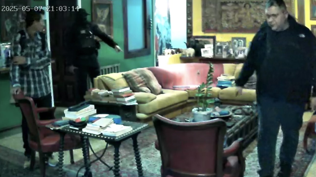 Ex-asilada denuncia tentativa de invasão de forças de Maduro à casa da mãe