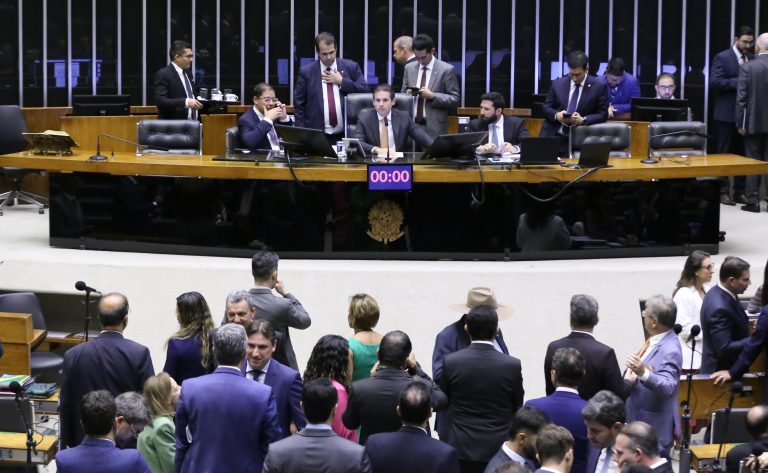 Crusoé: Aumento indigesto