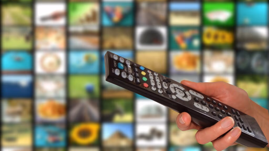 Pessoas que possuem IPTV começam a ser multadas