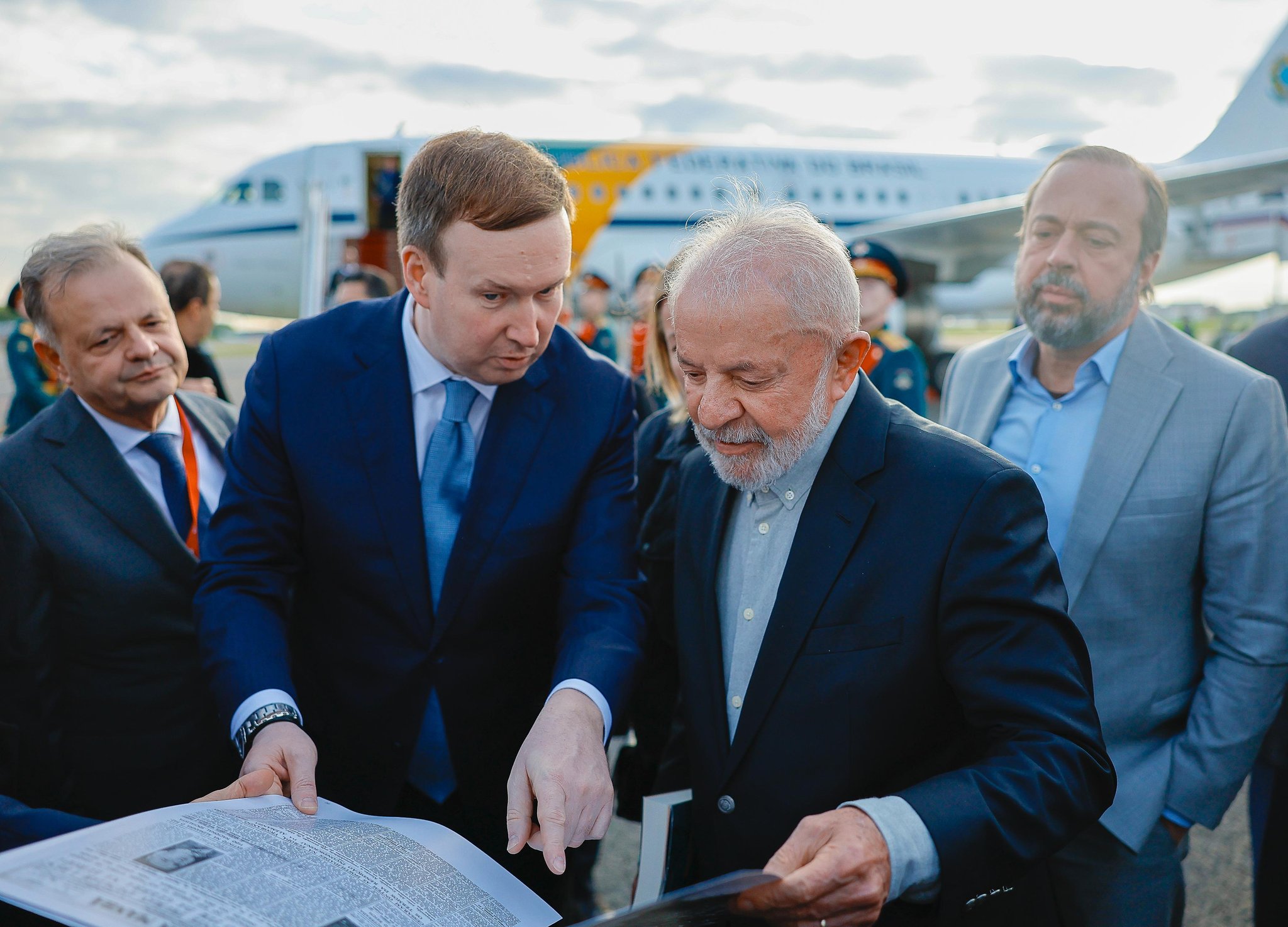 Crusoé: Até onde vai o apoio de Lula a Putin