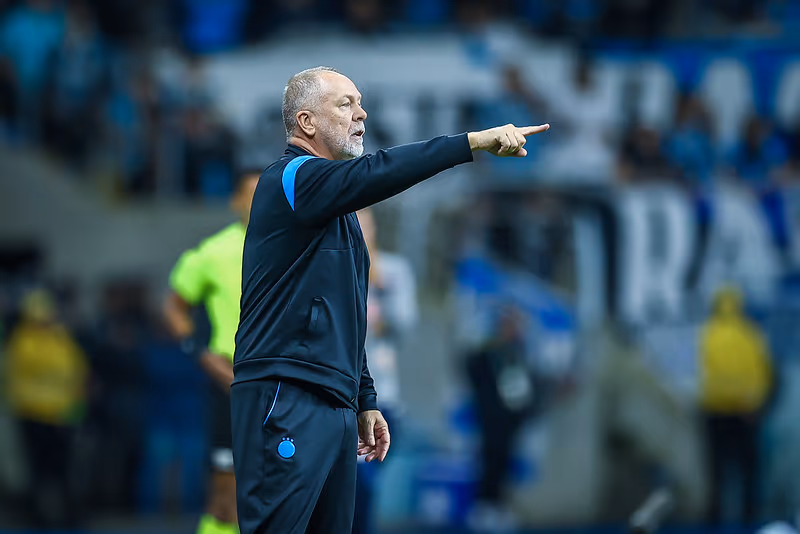 Tragédia tira Mano Menezes do jogo do Grêmio