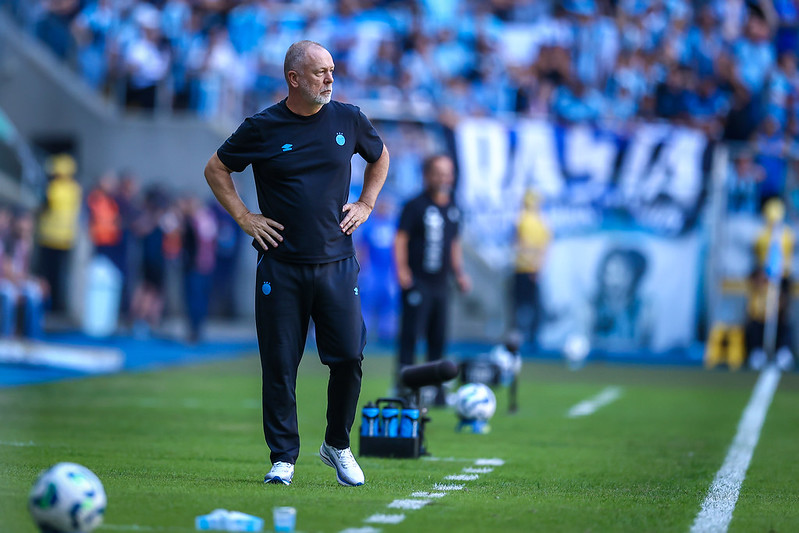 Tragédia tira Mano Menezes do jogo do Grêmio