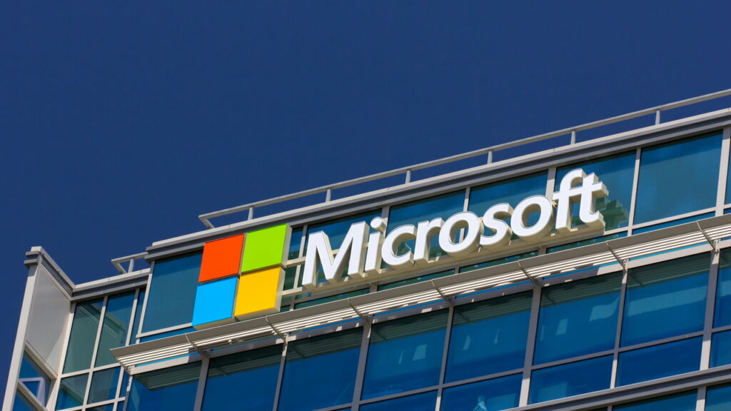 Microsoft lança programa de recompensas para segurança em IA