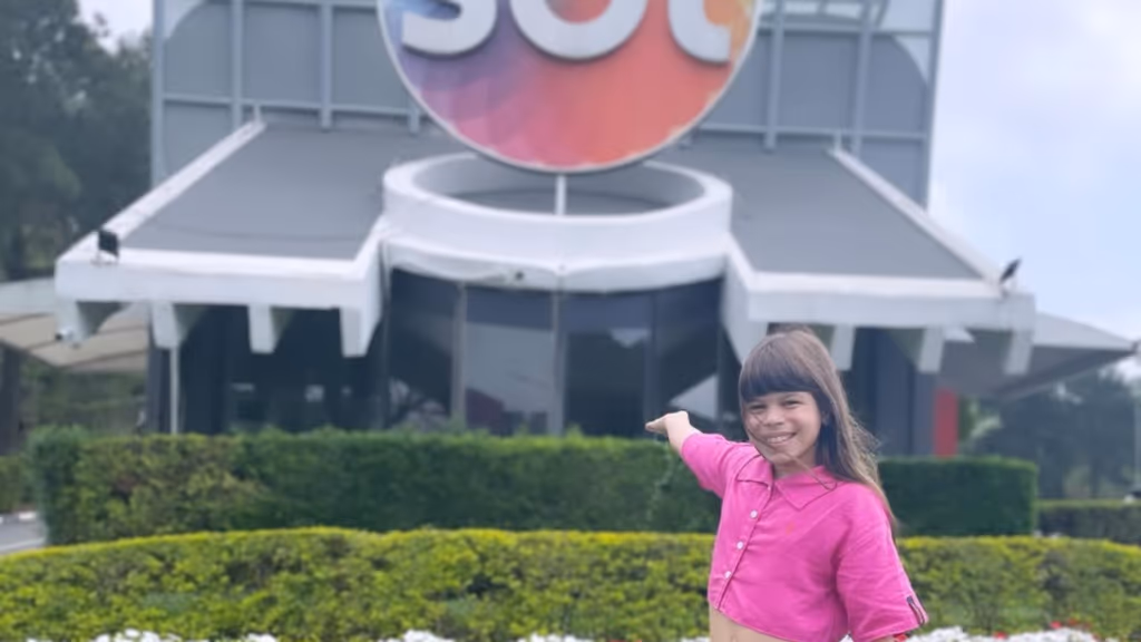 Conheça a atriz mirim do SBT que descobriu tumor e está em estado grave