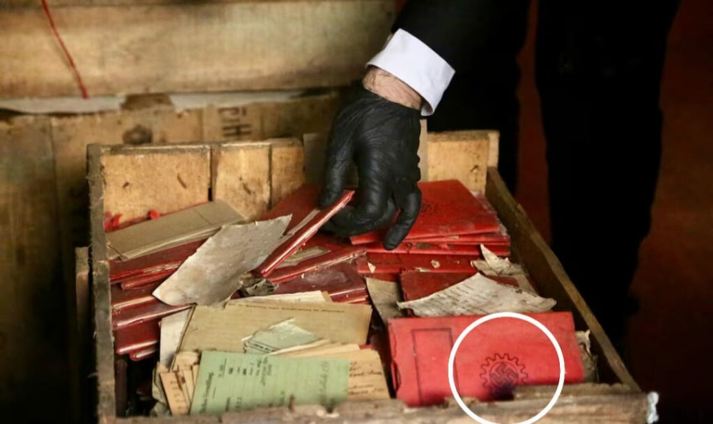 Encontradas, na Argentina, cadernetas de filiação ao Partido Nazista escondidas desde 1941