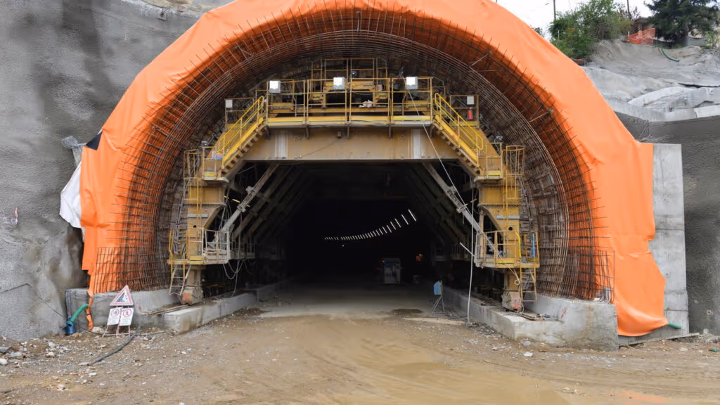 O maior túnel rodoviário do mundo está sendo construído na Europa