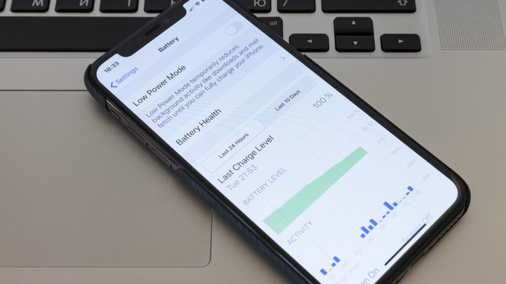 O que significa ter o celular no modo silencioso, segundo a psicologia