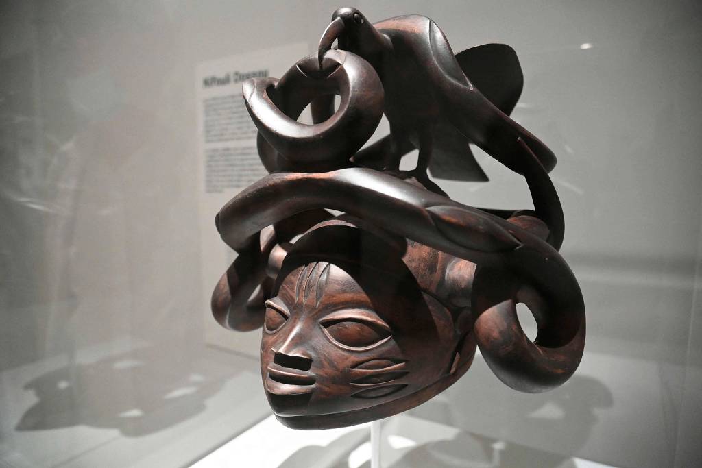 Museus europeus iniciam devolução de artefatos saqueados da África