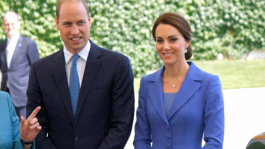 Príncipe William e a Kate Middleton anunciam que a família irá aumentar