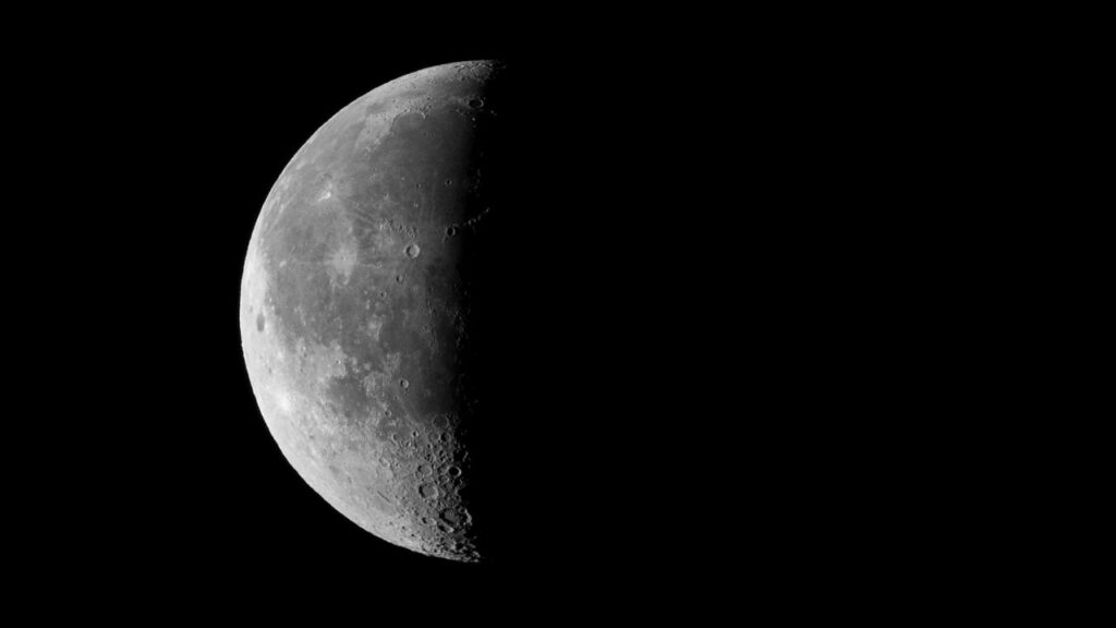 Qual é a fase da Lua hoje, sexta-feira, 31/10 