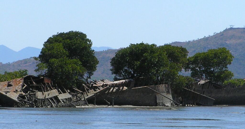 O fenômeno natural que transformou um navio abandonado em atração mundial