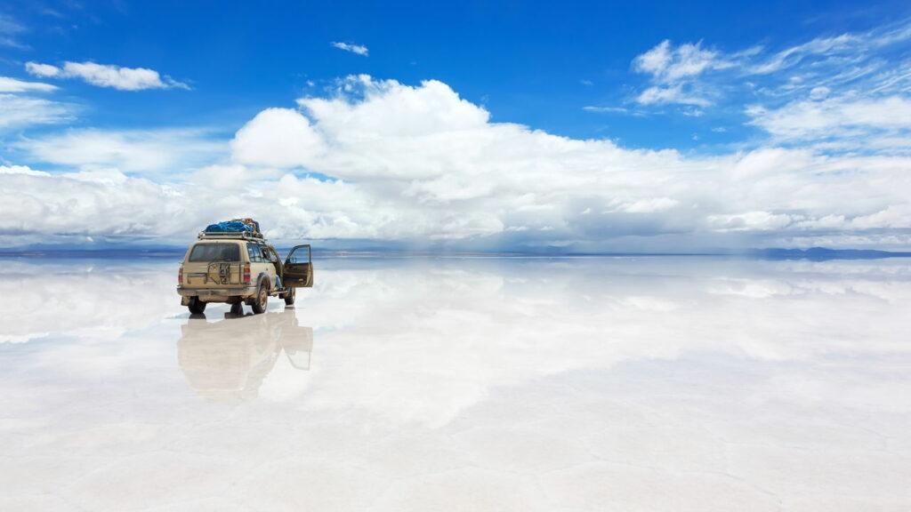 O deserto mais surreal do mundo é coberto de sal