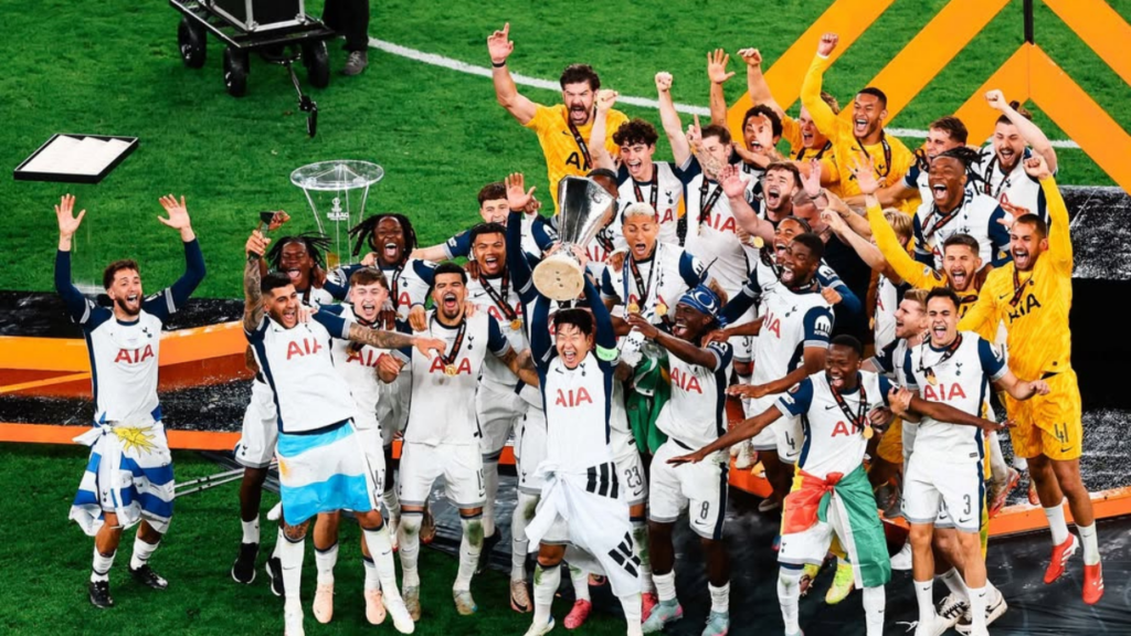 Tottenham vence o Manchester United e volta a ser campeão após 17 anos