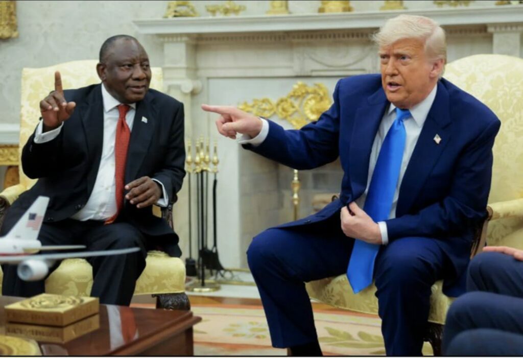 Trump dá sermão em presidente sul-africano por suposto “genocídio” de brancos
