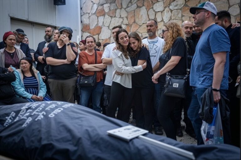 Mãe israelense grávida é assassinada a tiros; Hamas comemora
