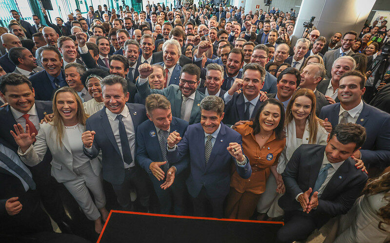 Crusoé: A força da união