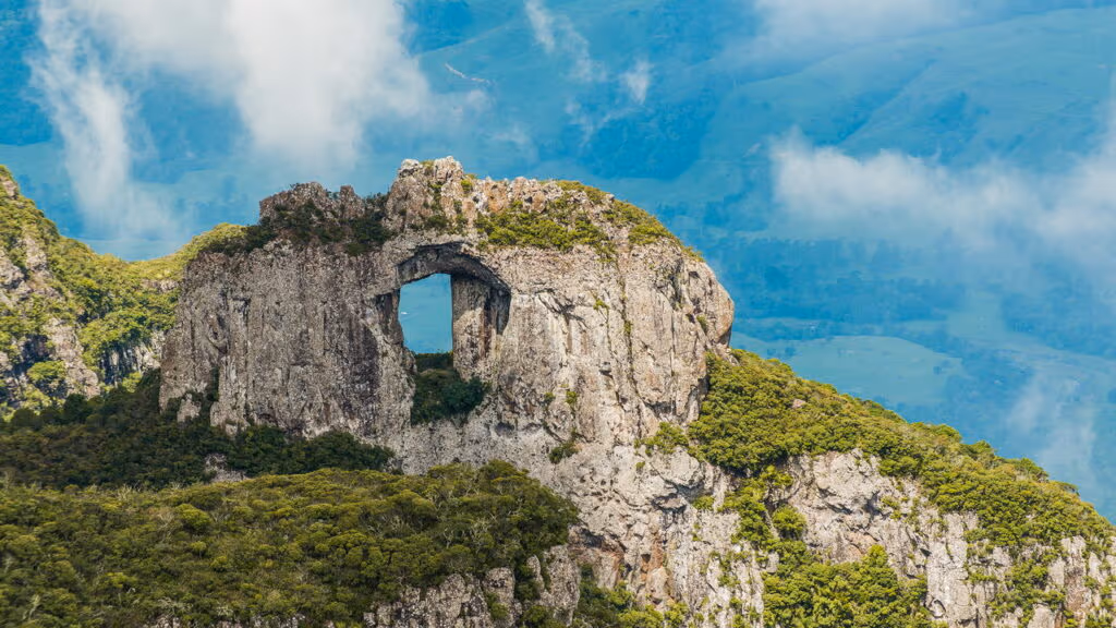 Os destinos brasileiros que viraram tendência por receber tão bem os visitantes