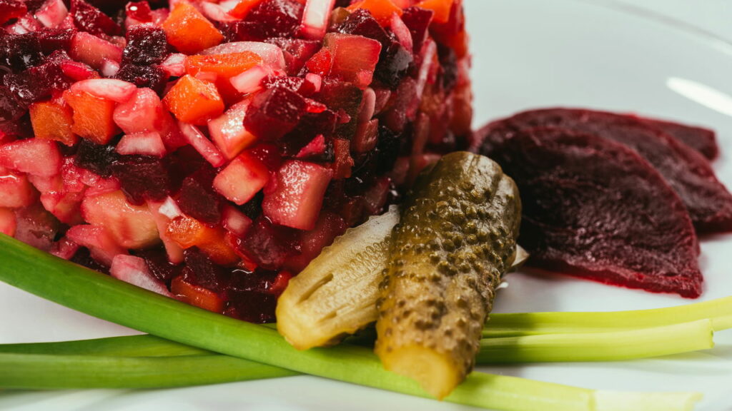 7 acompanhamentos de churrasco que custam menos de R$ 10 e fazem sucesso