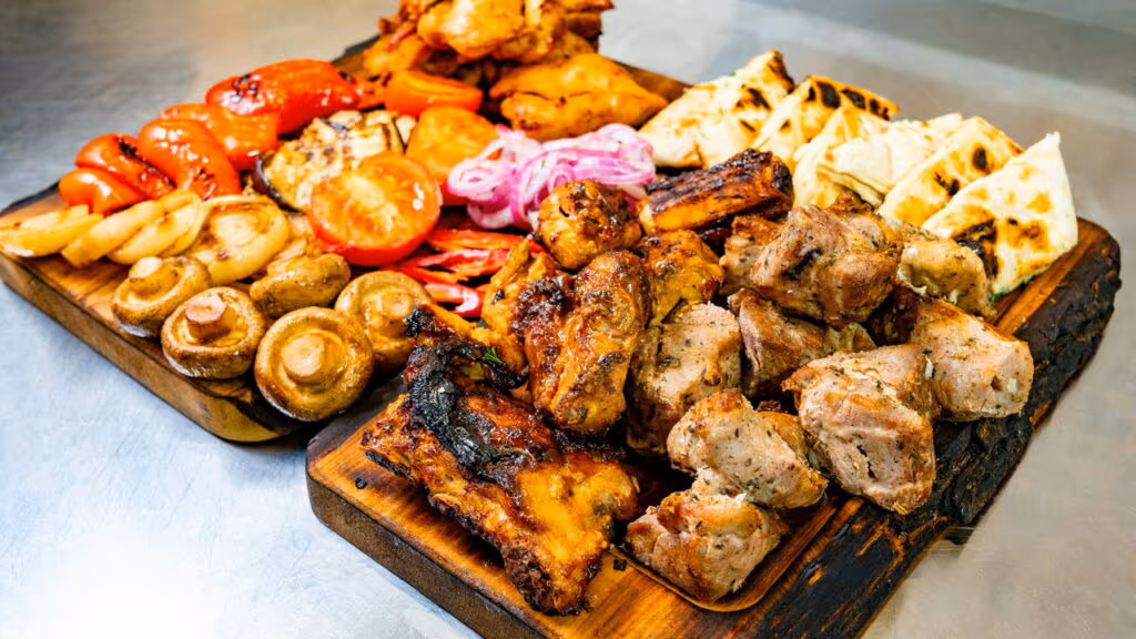 Os acompanhamentos regionais que dão um toque especial ao churrasco